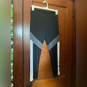 Adidas Women’s Black and Gray Colorblock Leggings Medium Active
